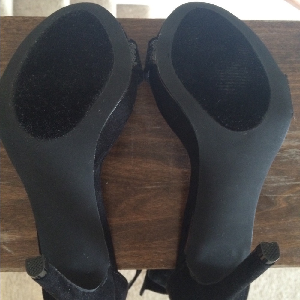 Heels - Picture 5 of 6
